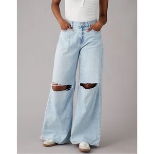 AMERICAN EAGLE ~High-Waisted Ripped Jean (NWT)